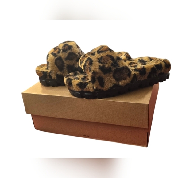 *NWT* Ugg Cozetta Curly Spotty - Picture 9 of 13